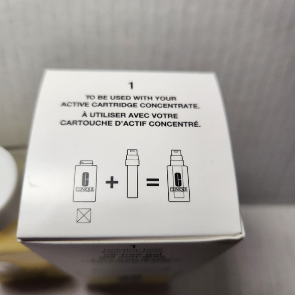 Clinique ID Dramatically Different Oil-Free Gel Base 3.9 Oz - Picture 3 of 3